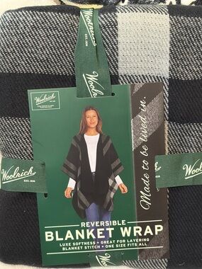 Woolrich Black & Gray Plaid Reversible Blanket Wrap